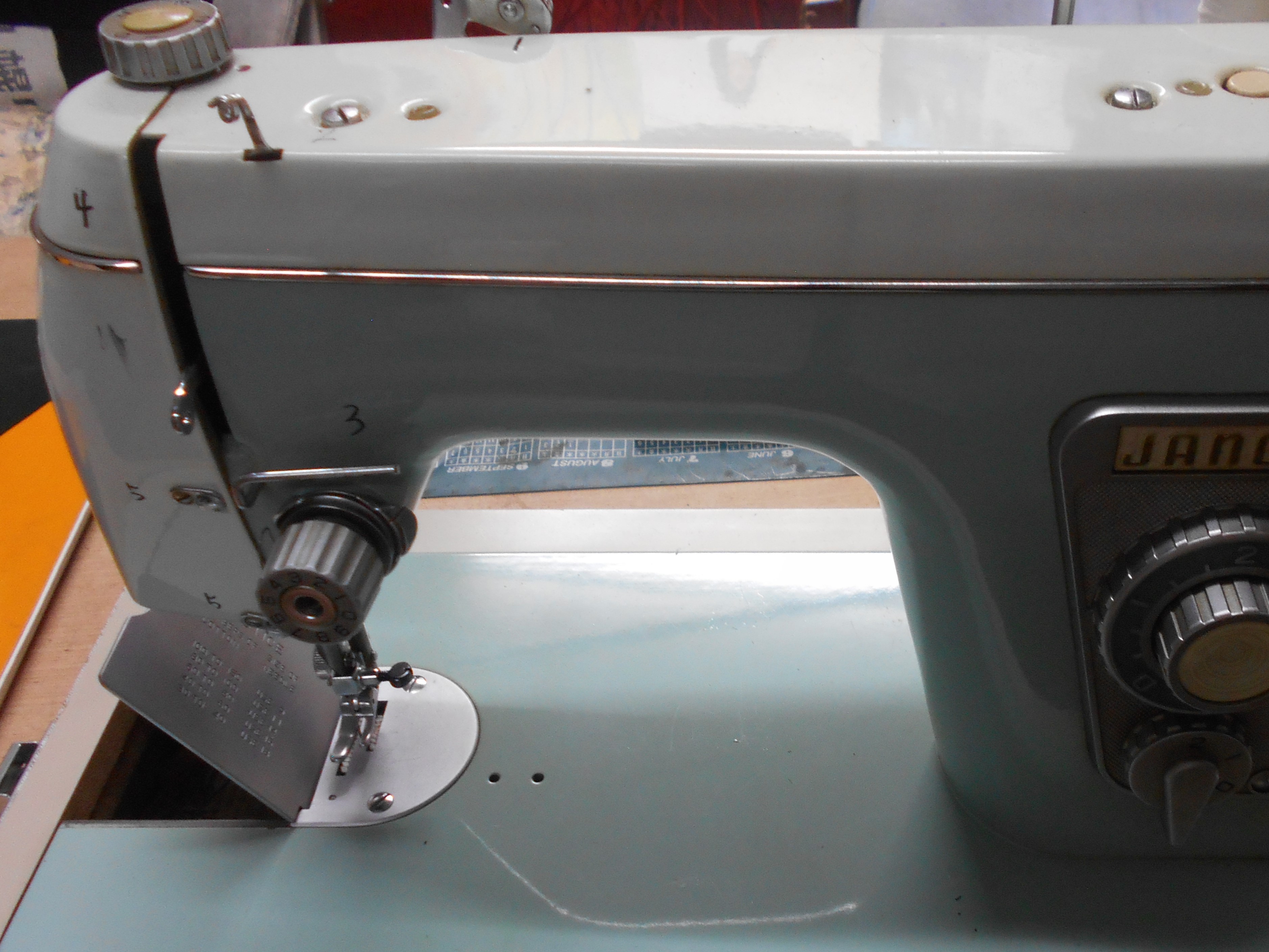 �W���m���~�V���]�ʓX�E�k�C���@�]�ʎs�F�~�V���̔��E�C��